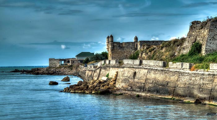 Крепость Ени-Кале охраняла проход через Керченский пролив