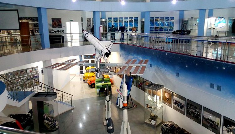 Экспозиционное пространство Музея космонавтики очень солидно