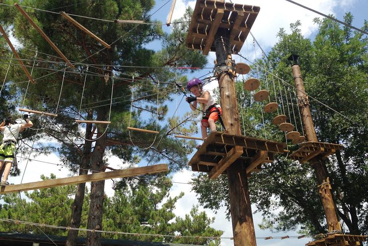 В Веревочный городок можно ходить всей семьей