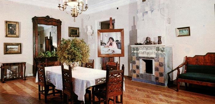 Внутренний интерьер в Усадьбе Абрамцево Внутренний интерьер в Усадьбе Абрамцево