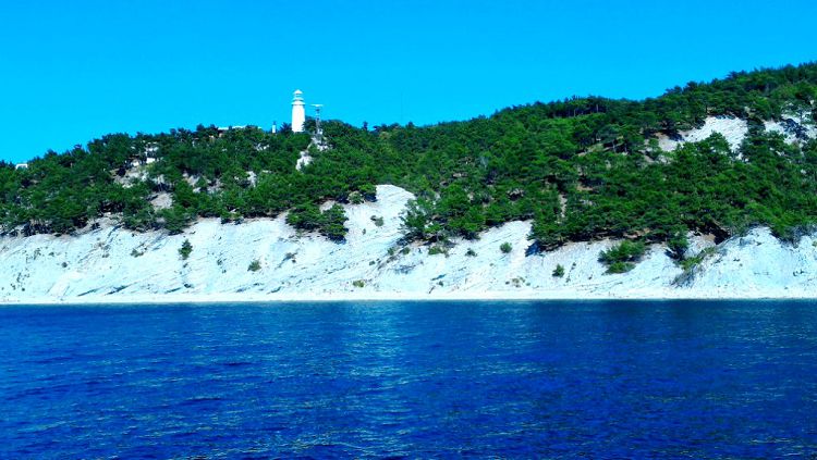 Маяк на мысе Дооб освещал путь морякам со второй половины 19 столетия