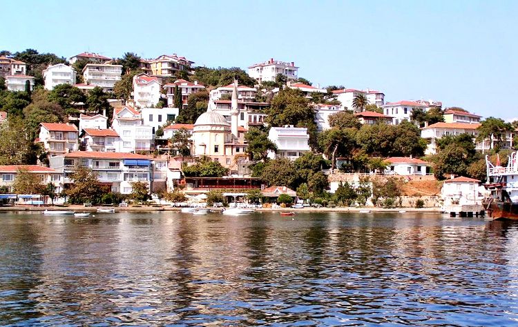 Сегодняшняя Кыналыада - современная и благоустроенная туристическая территория