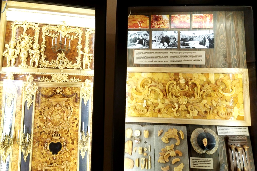 Оформление знаменитой Янтарной комнаты выполнено было из Кёнигсбергского янтаря