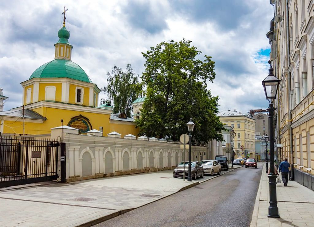 Никольский Староваганьковский храм напоминает о московской истории 16 столетия