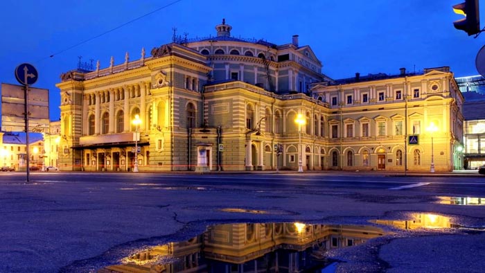 Мариинский театр в Петербурге