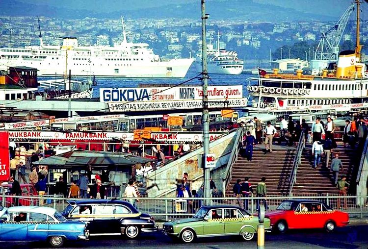 Несмотря на политическую нестабильность Стамбул оставался крупнейшим городом страны