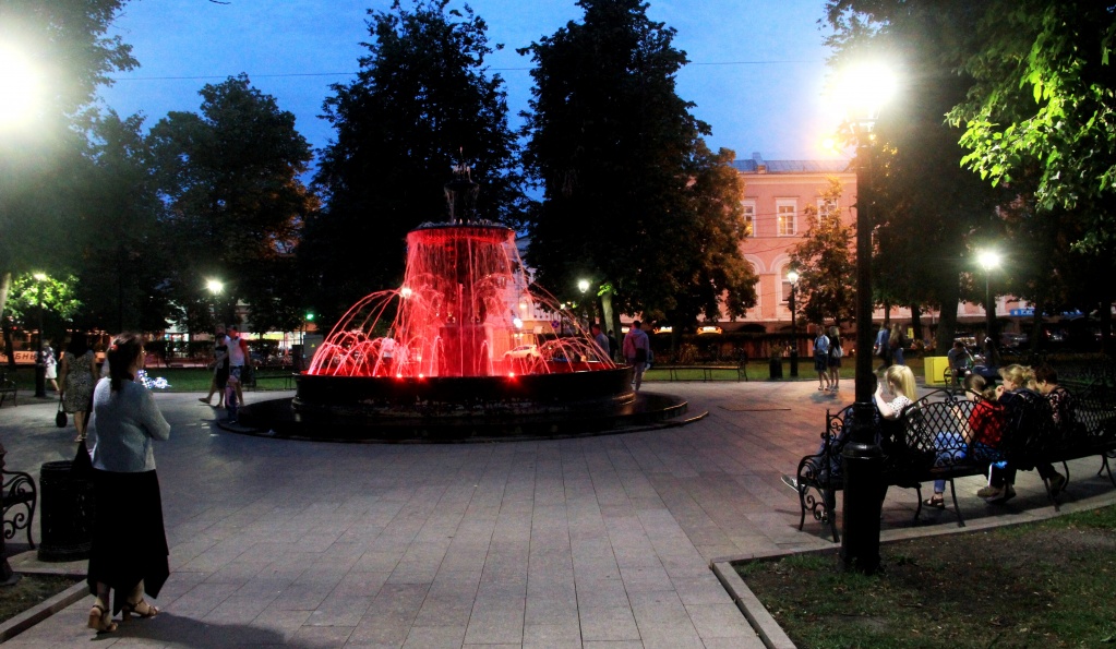 Встретимся вечером на площади у фонтана