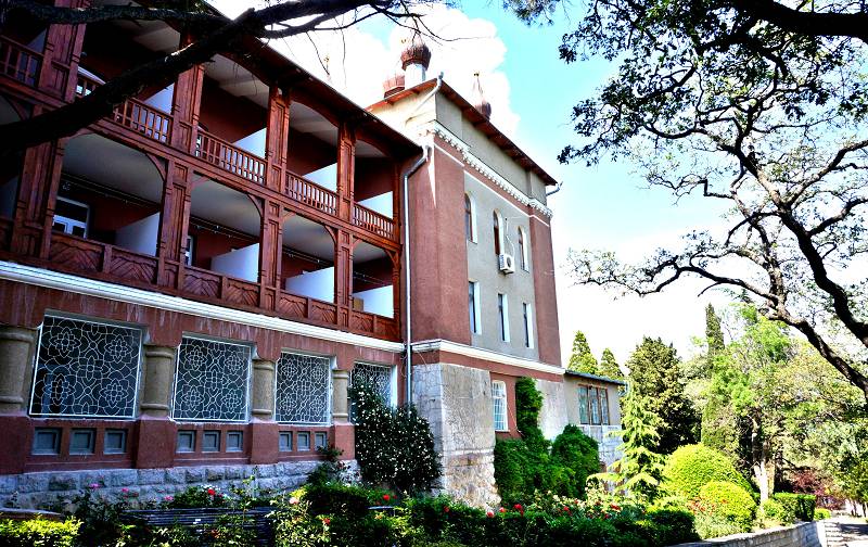 Пансионат Святого Луки и Храм Александра Невского сегодня