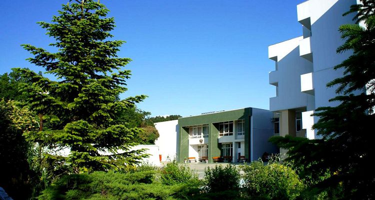 В Голубой бухте можно остановиться, например, в Пансионате "Туапсе"