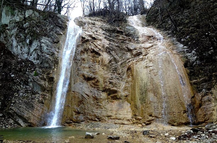 Самым высоким из водопадов является верхний