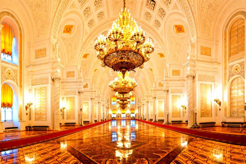 Георгиевский зал является самым большим залом второго этажа дворца