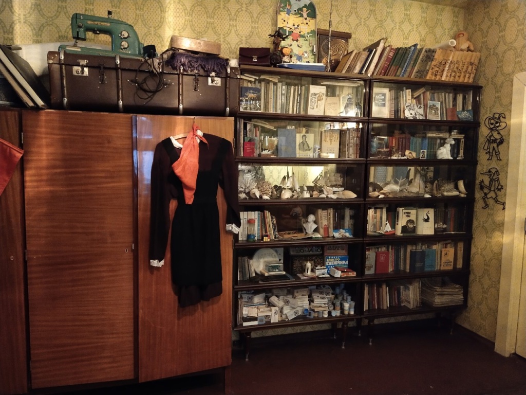 Аутентичная обстановка бытовой жизни советского Калининграда оказывает сильное воздействие