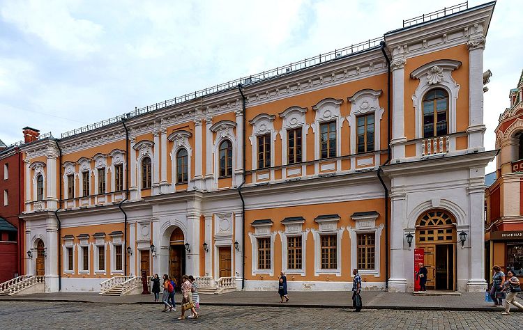 К концу 18 столетия Новый Монетный двор стал Домом губернского правления