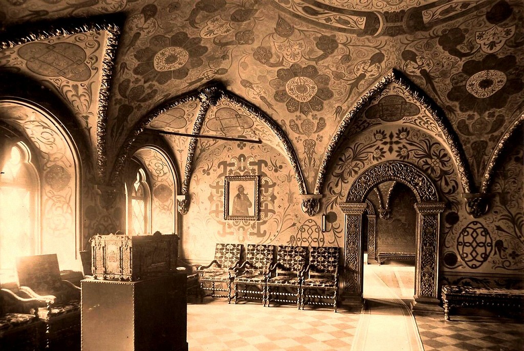 В середине 19 века прошла крупномасштабная реставрация комнат дворца