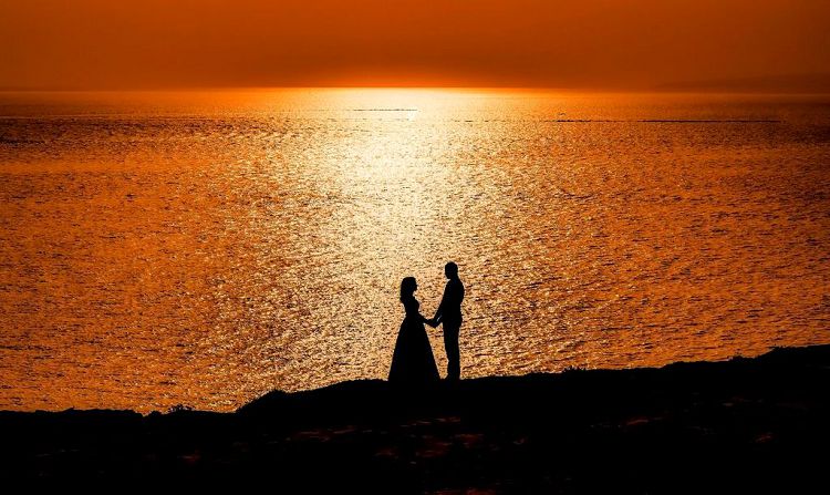 Встреча местных Ромел и Джульетты происходила под покровом ночи