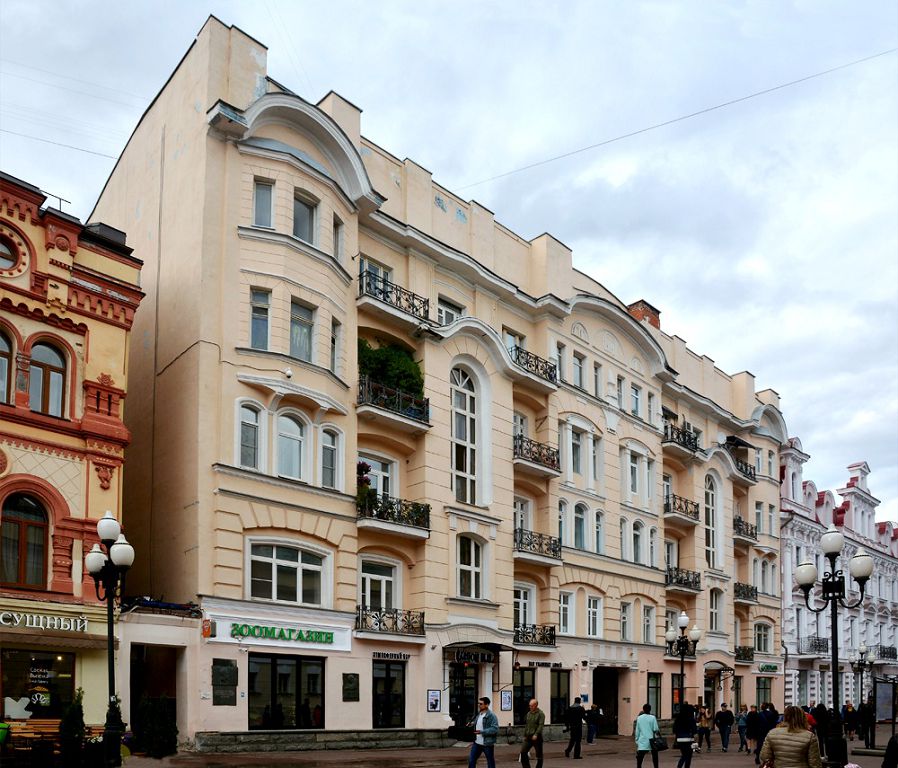 Дом № 30 был известен в начале 20 столетия как Доходный дом А.Титова