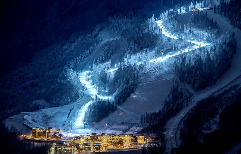 Есть в Верхнем Горки Городе и трасса ночного катания