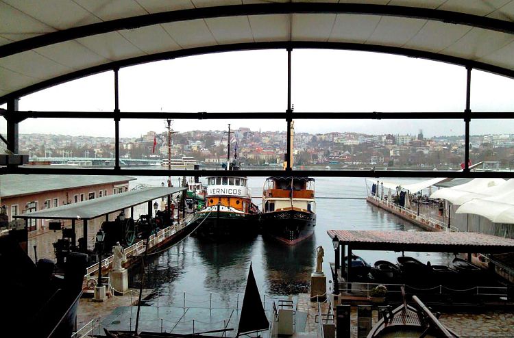 Музей Коча - это целый городок с моделями различных видов транспорта