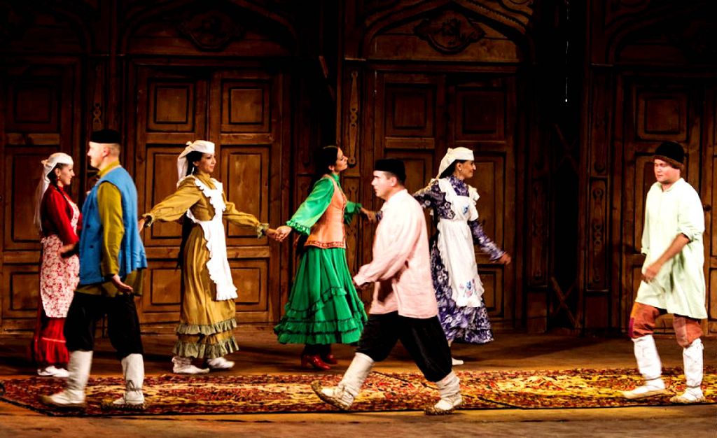 Посетить хотя бы один спектакль Татарского драматического театра надо обязательно