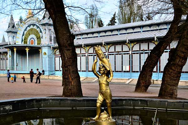 Фонтан «Счастливый улов» - достопримечательность Пятигорска