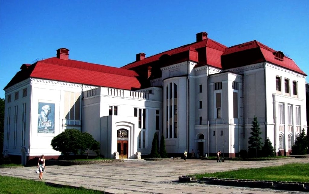 До войны здание историко-художественного музея функционировало как концертный зал Штадтхалле