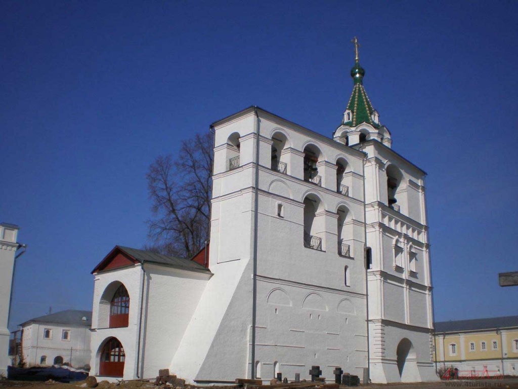 Звонница Ипатьевского монастыря в Костроме