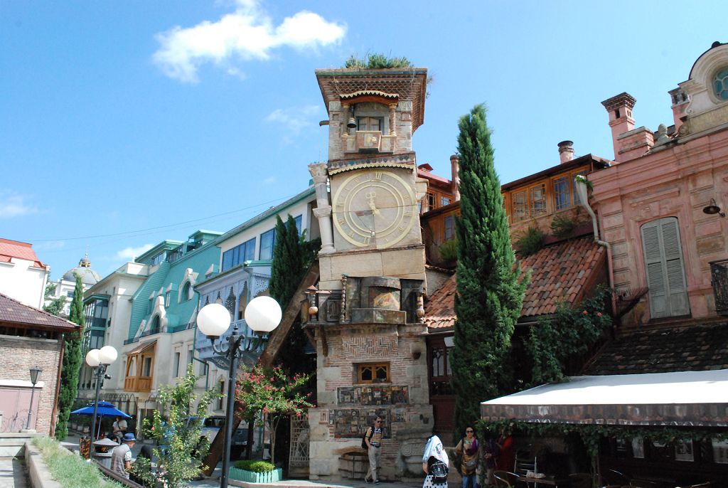 Башня с часами на улице Иоана Шавтели