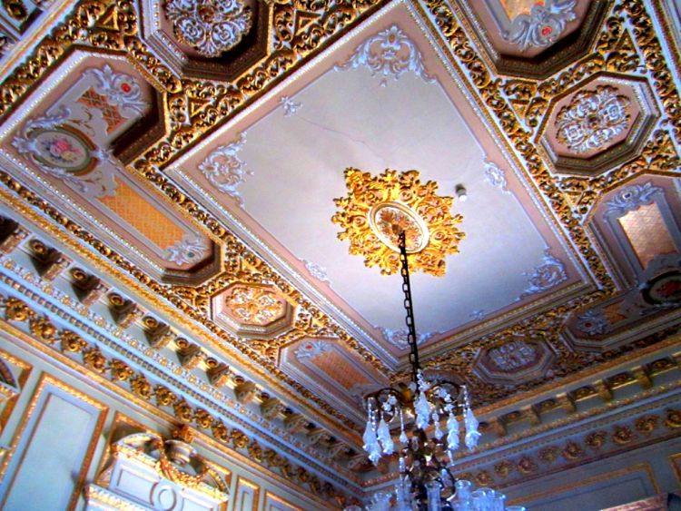 Внутреннее оформление Кючюксу вполне достойно его внешнего стиля