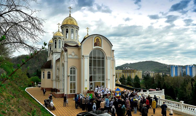 Храм Казанской иконы Богоматери расположен на втором этаже