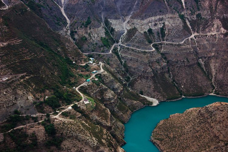 Серпантин в горах Сулакского района
