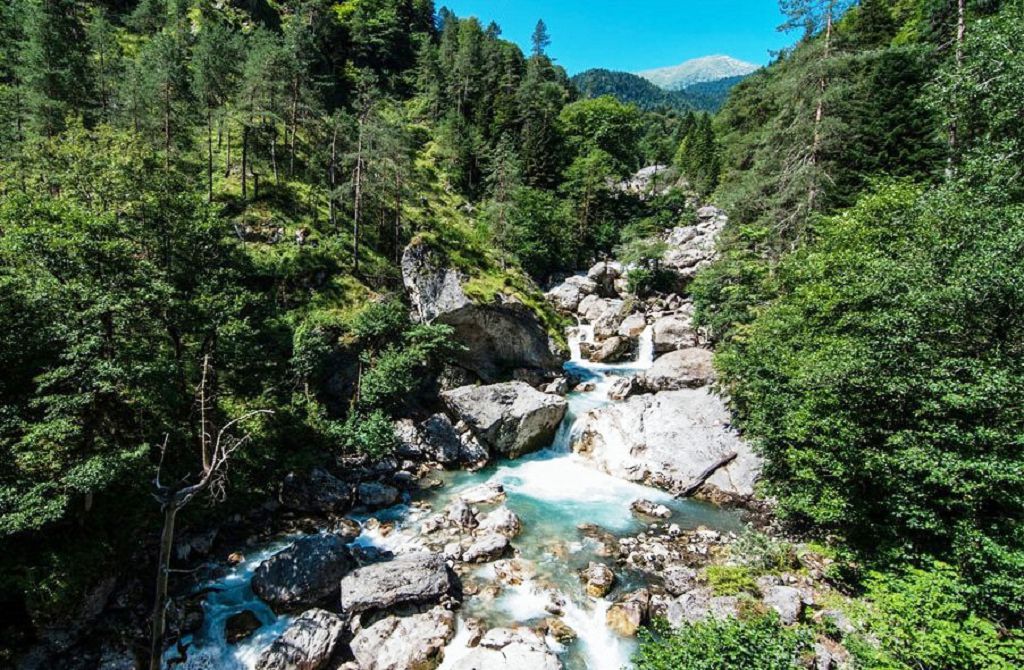 Пейзажи вокруг водопада