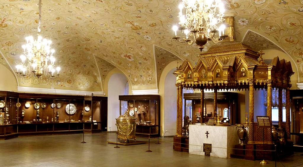 В экспозиции Патриаршего дворца можно увидеть уникальную Мироварню