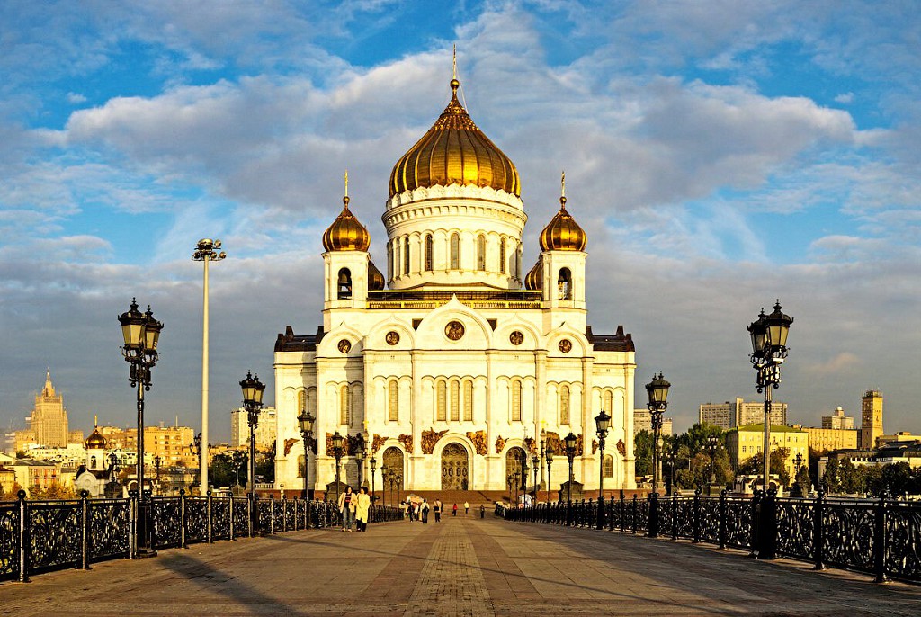 Храм Христа Спасителя - возвращенный к жизни исторический храм Москвы