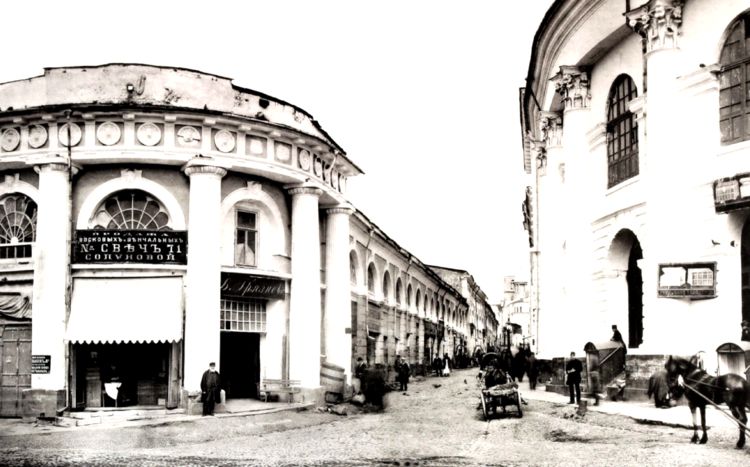 Гостиный двор в качестве торговых рядов пользовался популярностью до революции