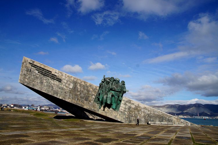 Символично, что высадка знаменитого десанта Малой земли произошла тоже зимой Символично, что высадка знаменитого десанта Малой земли произошла тоже зимой