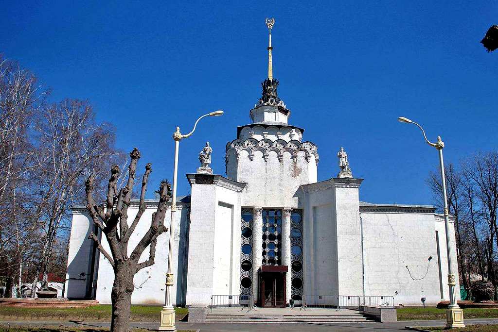 Павильон 61 строился как Атомный, потом работам как Легкая промышленность