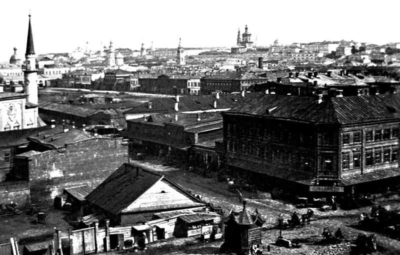 В 19 века по возвышениям храмов город четко делился на два религиозных лагеря