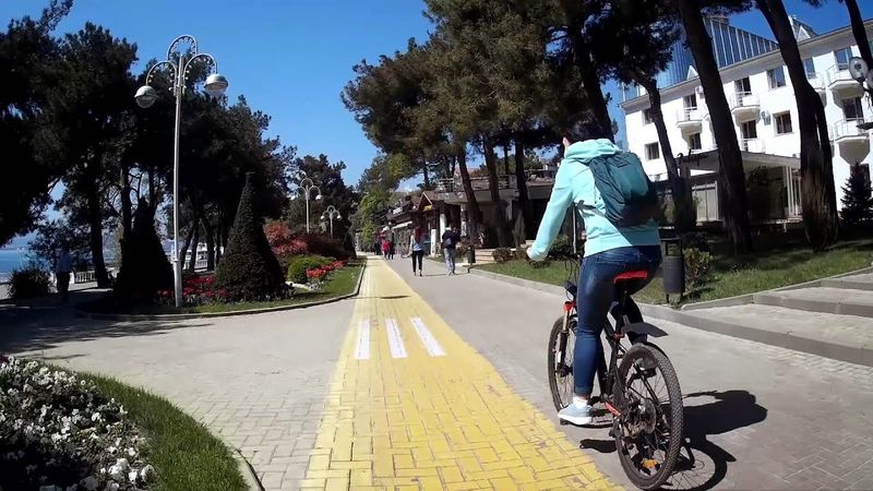 Набережная Геленджика оборудована велодорожками