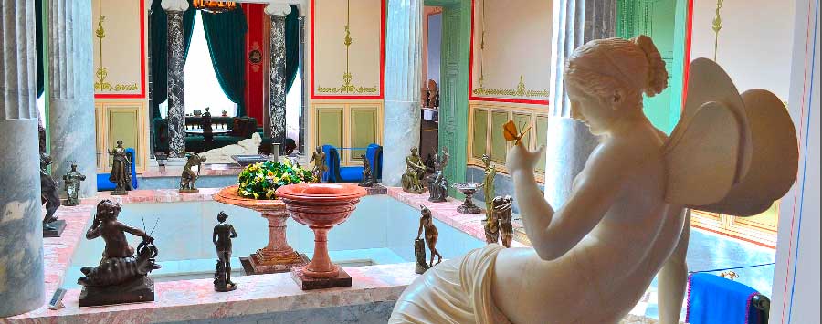 Водоем атриума в Царицыном павильоне Колонистского парка