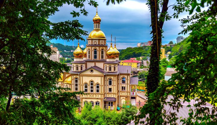 Храм Св.Ольги - самый большой и красивый на побережье района