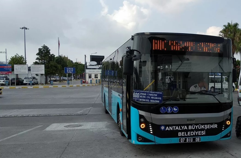 Автобус №600