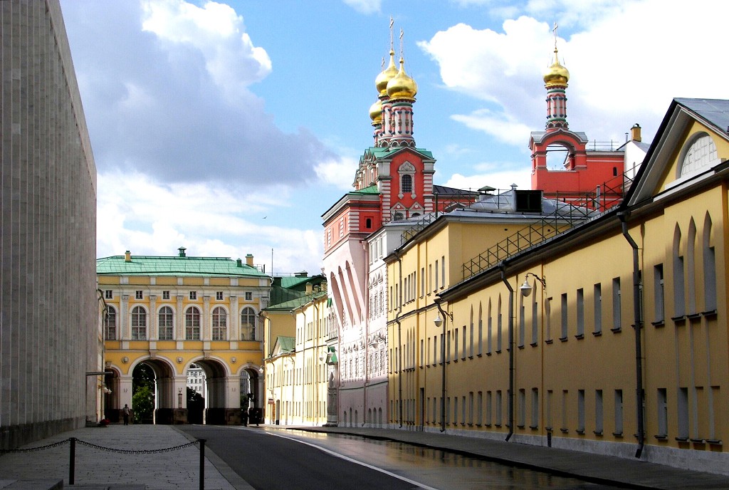 На Дворцовой улице есть очень интересный объект в виде бывшего Потешного дворца