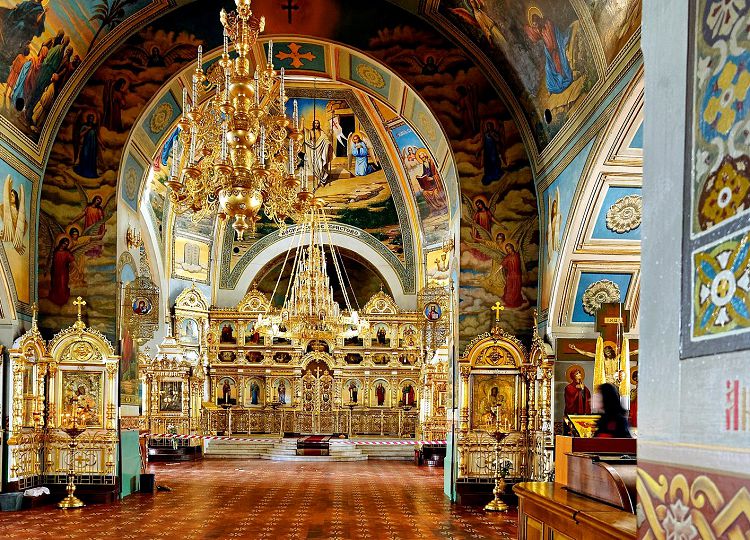 Сегодня Петропавловскому собору возвращена его красота