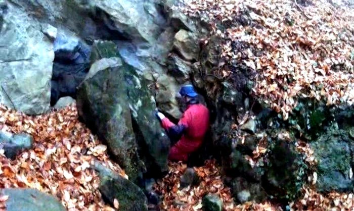 Вход в Желтую пещеру осуществлялся только опытными спелеологами