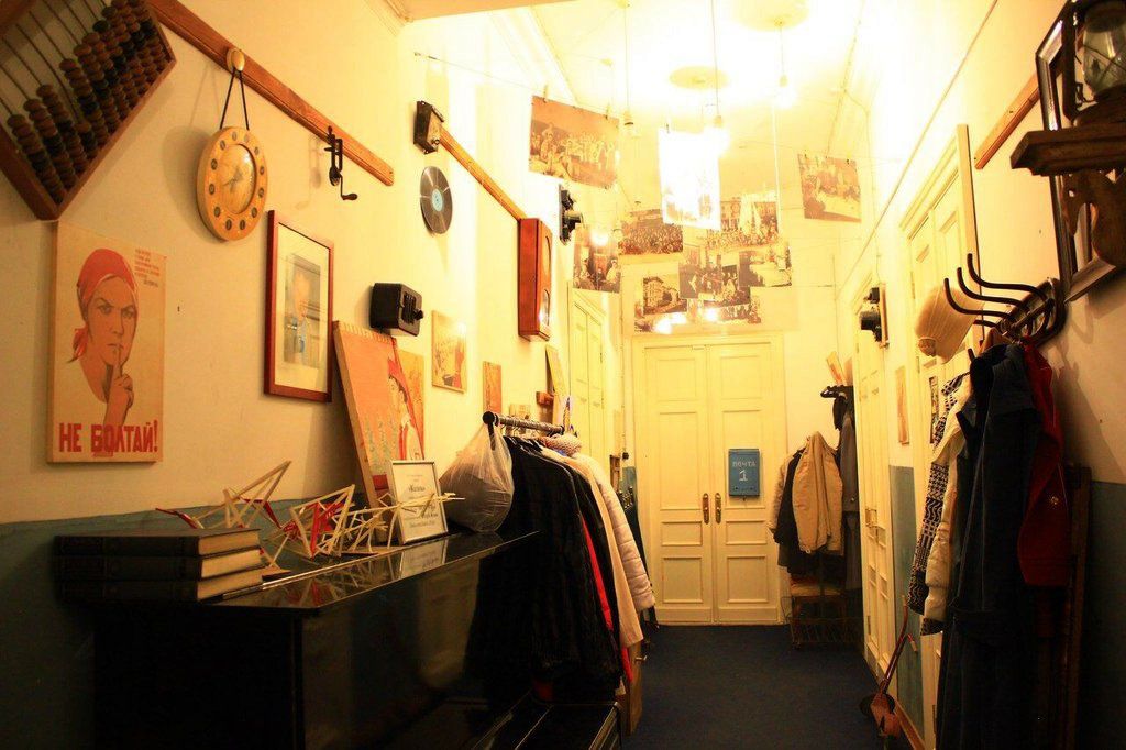 Аксенов провел свое детство в коммунальной квартире Аксенов провел свое детство в коммунальной квартире