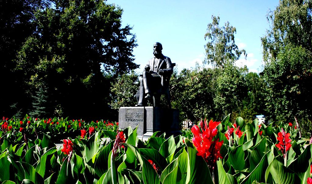 Недалеко от сегодняшнего Памятника Бутлерову находились Царевы ворота