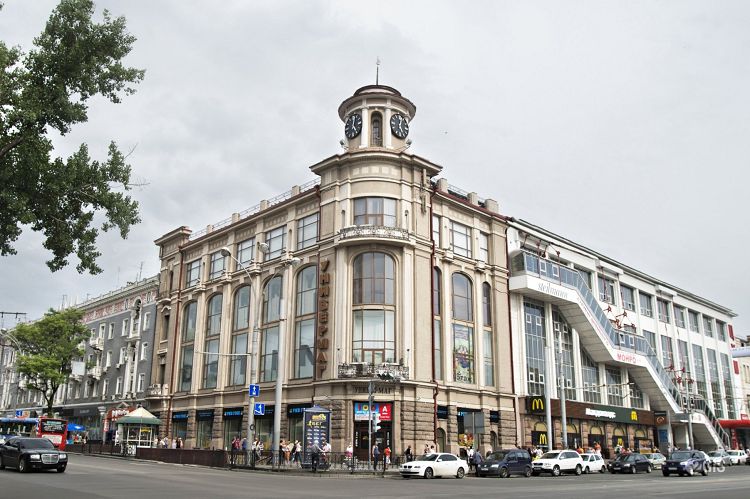 Здание центрального универмага