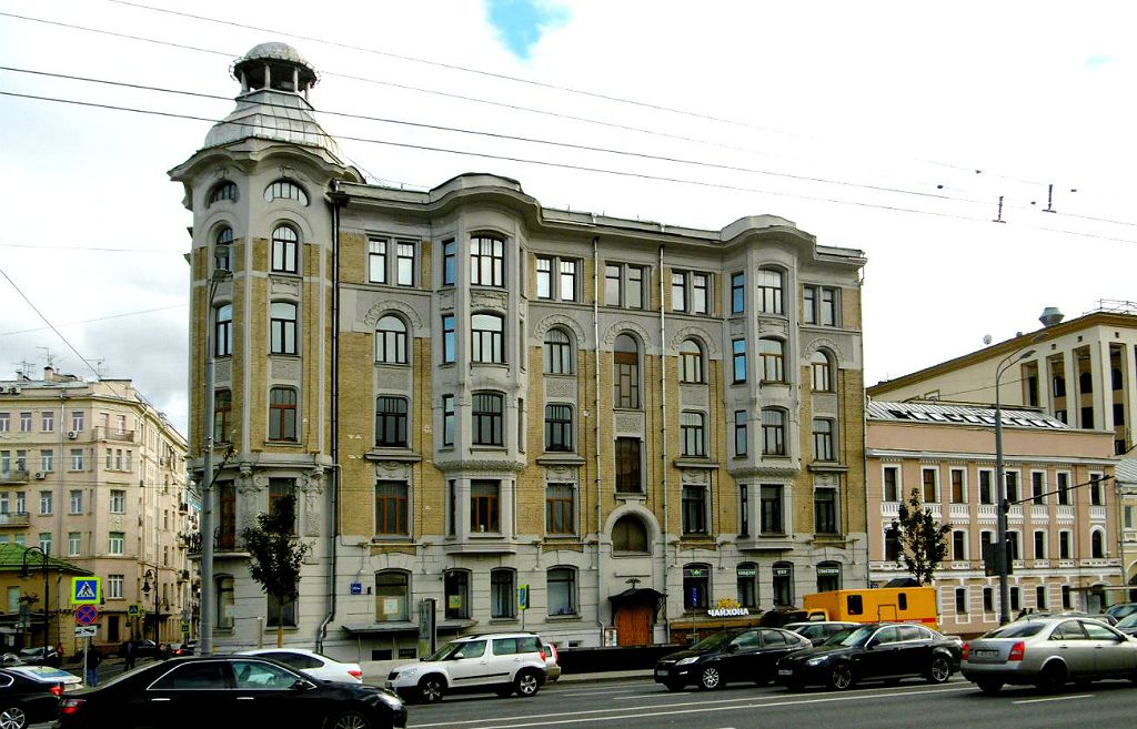 Дом № 27 выходит на Садово-Кудринскую улицу Садового кольца Дом № 27 выходит на Садово-Кудринскую улицу Садового кольца
