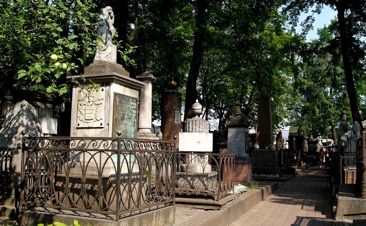 аллеи лазар некрополя.jpg