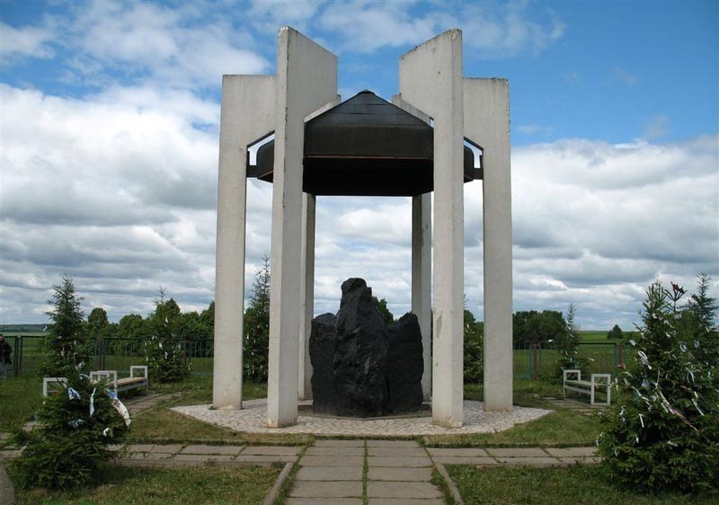 Монумент «Камень желаний» в Биляре
